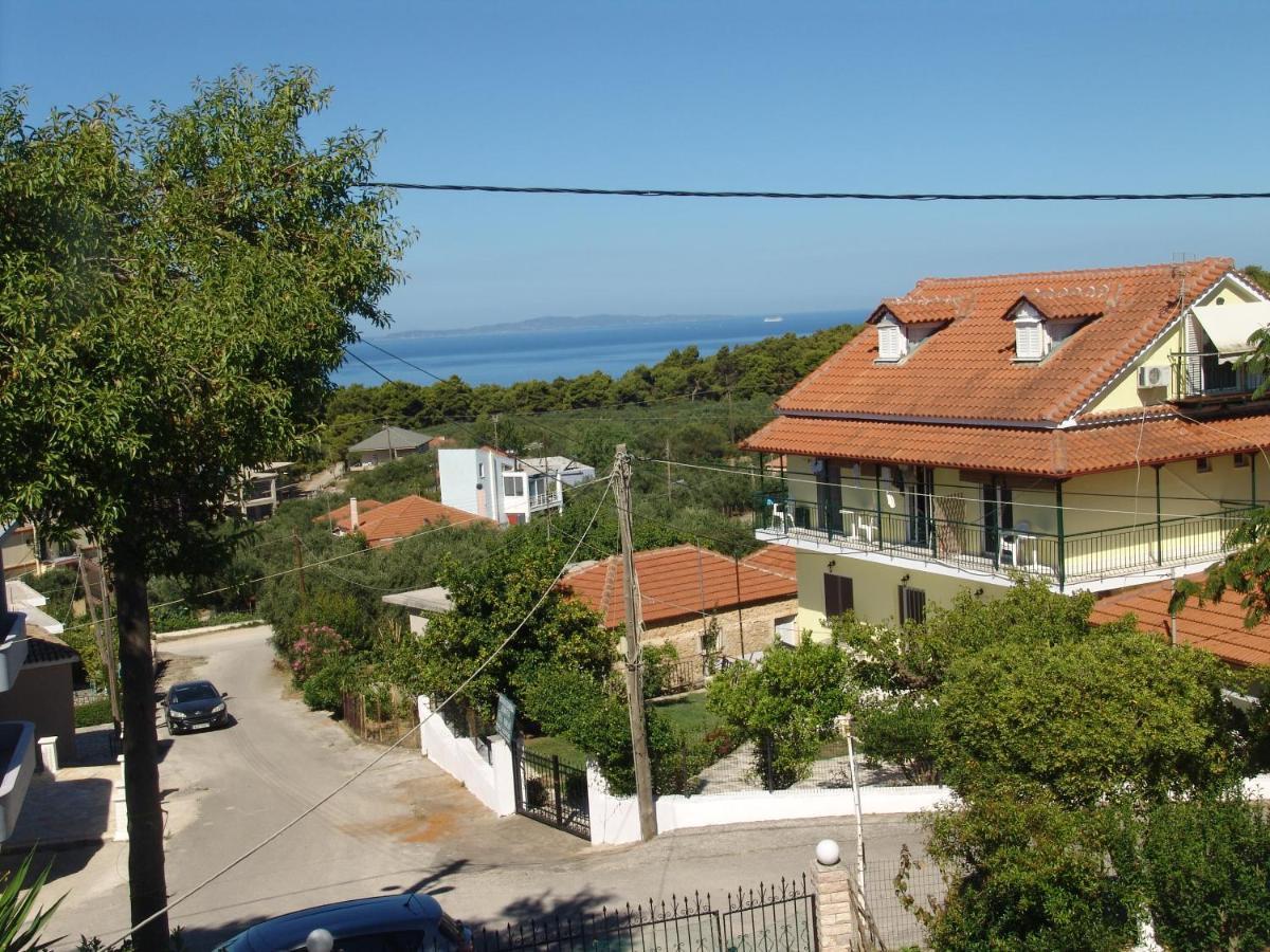 Villa Nefeli Loútsa エクステリア 写真
