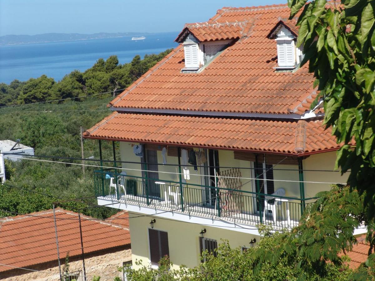 Villa Nefeli Loútsa エクステリア 写真