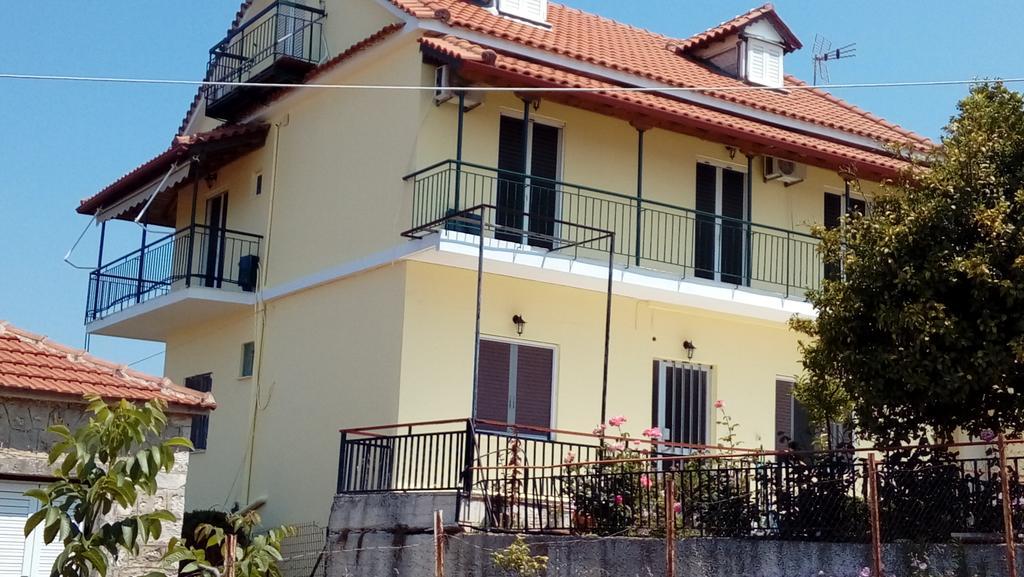 Villa Nefeli Loútsa エクステリア 写真