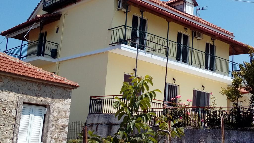 Villa Nefeli Loútsa エクステリア 写真
