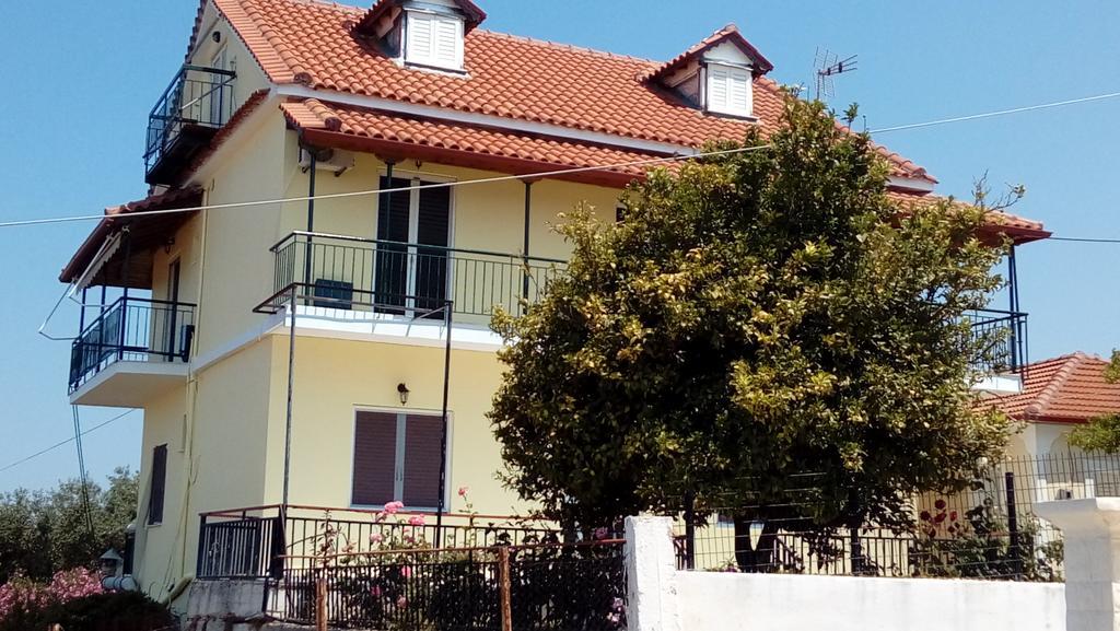 Villa Nefeli Loútsa エクステリア 写真